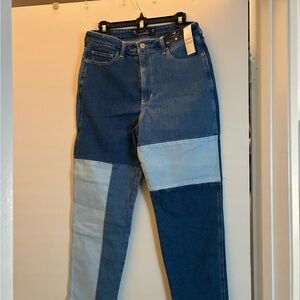 Hollister Ultra High-Rise Mom Jeans in Blue